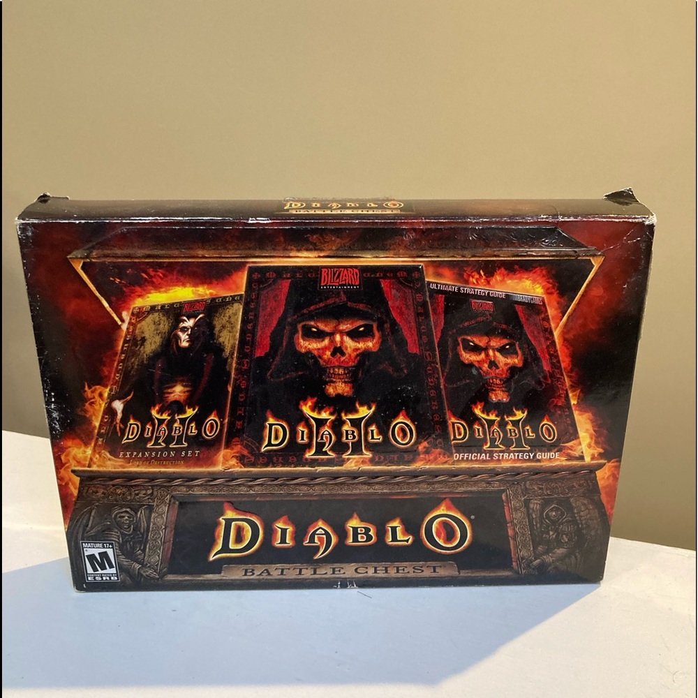 New DIABLO BATTLE CHEST Video Game of The Year. Includes Everything In Photos